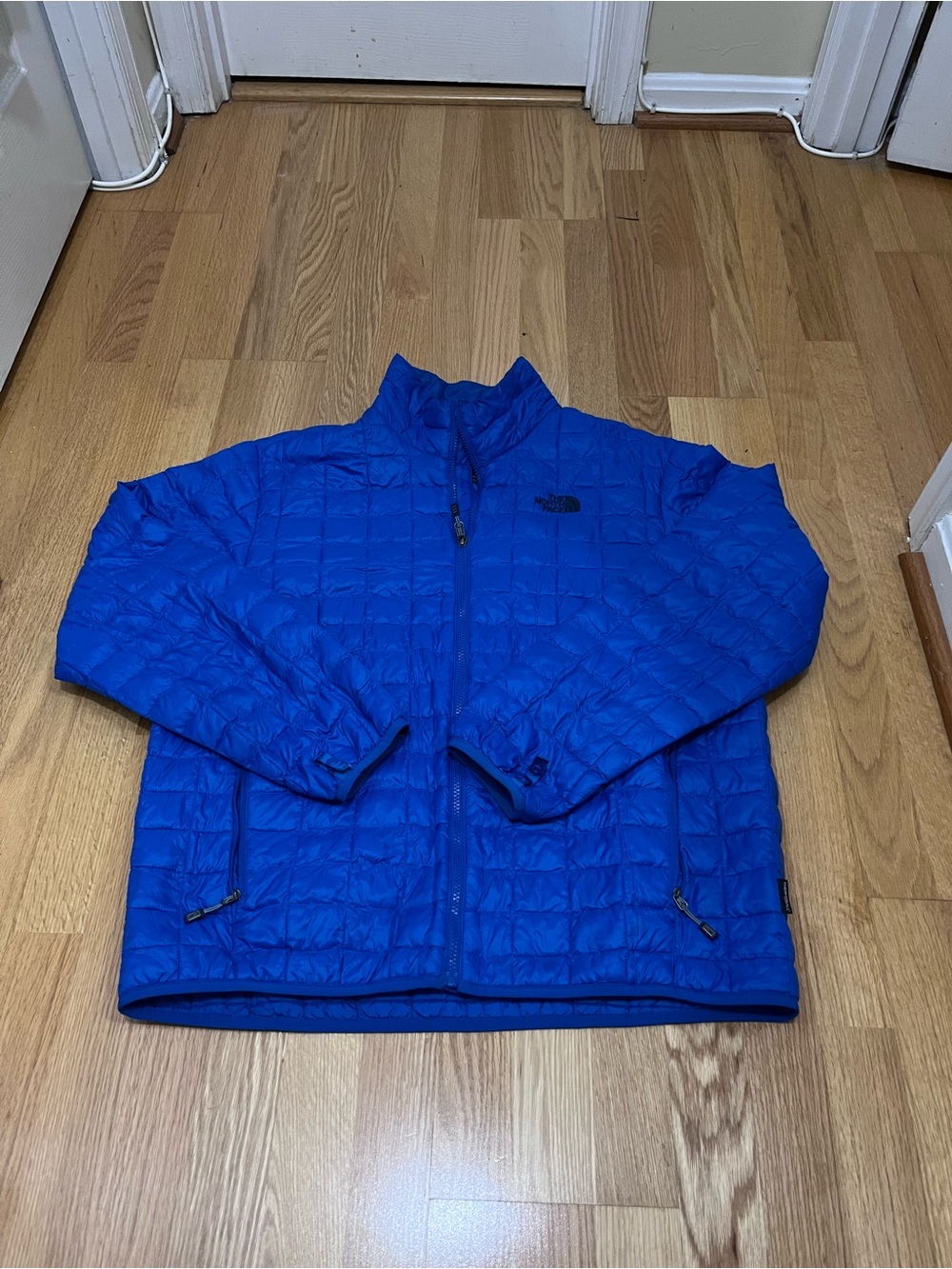 Northface Tri-Climate
Hy-Vent/Thermoball
Waterproof
Hooded Jacket
Size XL Men - Picture 15 of 16